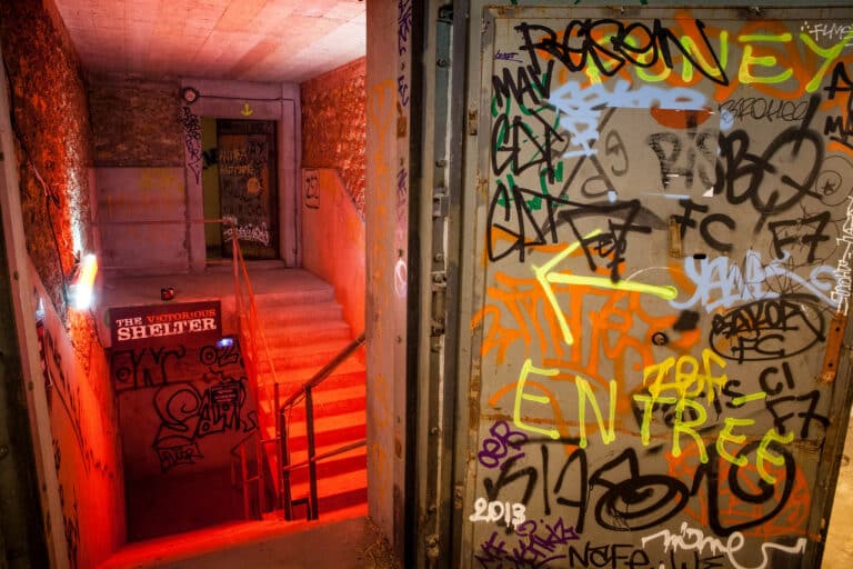 Affiche , Graffitis de Toilettes, Ambiance bar / Rose Bunker