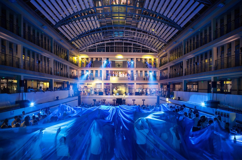 WATO : Dîner et soirée dans une piscine parisienne -The Underwater Party