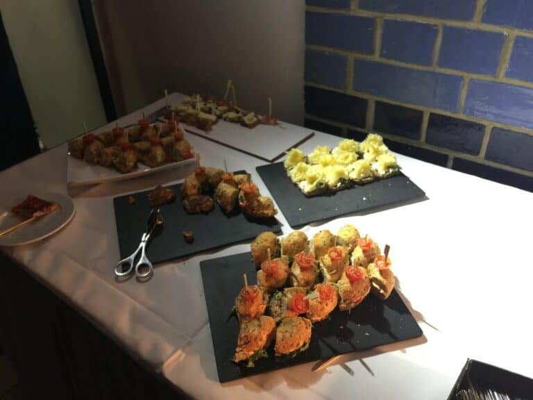 entremets buffet traiteur food & drinks voyage privé electric factory berlin allemagne agence wato we are the oracle evenementiel events