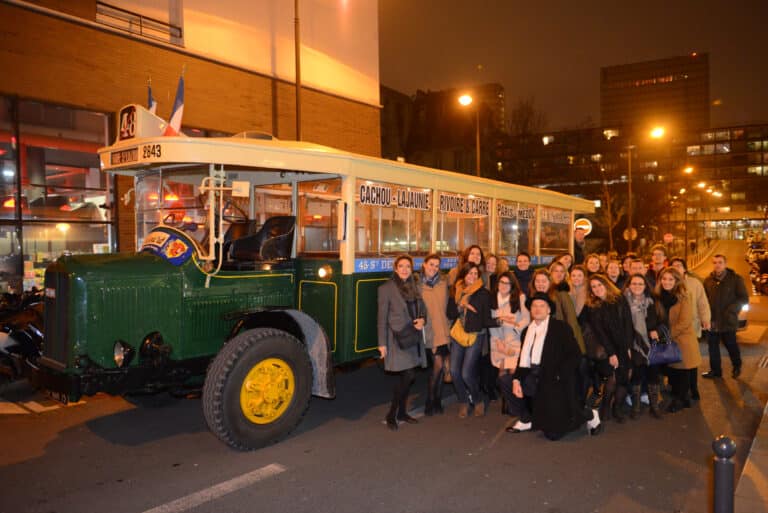 Human n partners bus ancien 1930 transport insolite équipe team agence wato paris soirée event corporate evenementiel