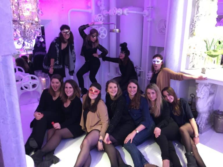 Human n partners filles équipe team masques venise italie agence wato paris soirée event corporate evenementiel