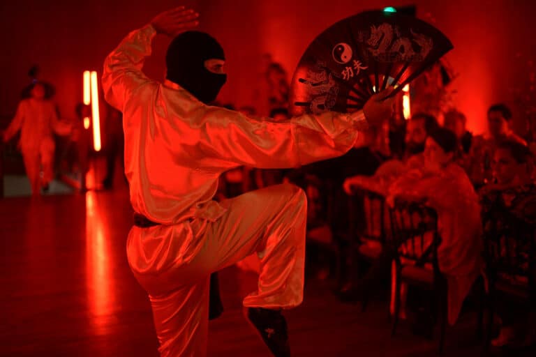 maitres de kung fu performance hotel particulier pagode chinoise scenographie sur mesure paris chine france agence wato we are the oracle evenementiel events