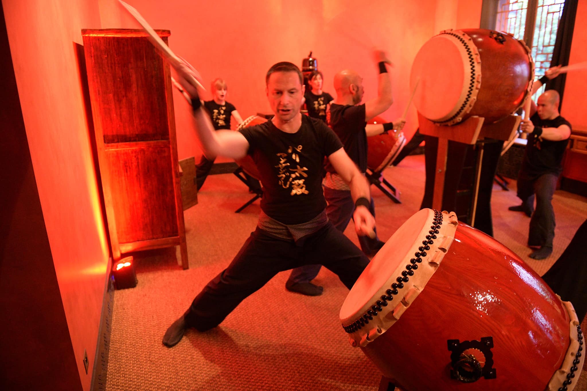 paris taiko percussions japonaises tambours japonais performance musiciens hotel particulier pagode chinoise tintin fun paris acteurs chine france agence wato we are the oracle evenementiel events