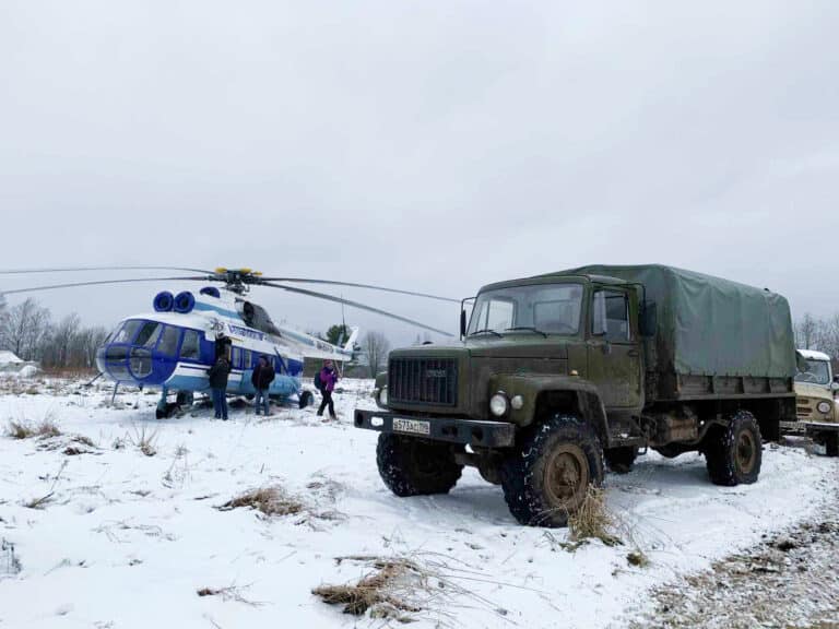 camion-GAZ-sadko-3308-tank-tour-saint-petersbourg-russie-seminaire-immersif-evenementiel-international-agence-WATO