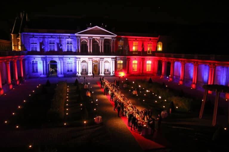 Mount Vernon: Exceptional Dinner Party in the Cour d’honneur of a Parisian Palace