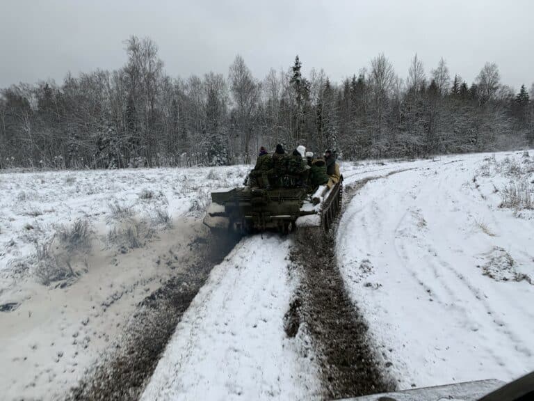 tank T55 tank tour saint petersbourg russia neige seminaire immersif russie agence wato international