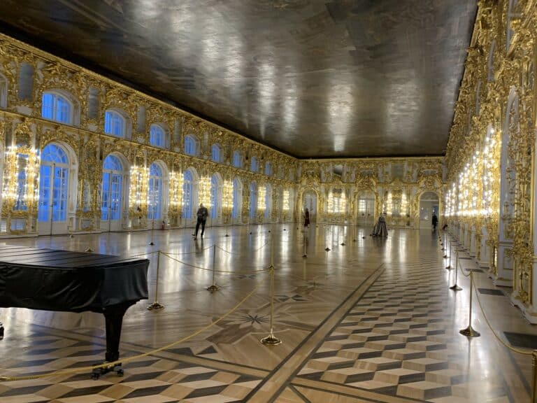 Grande salle de bal du Palais Catherine Saint Pétersbourg Russie