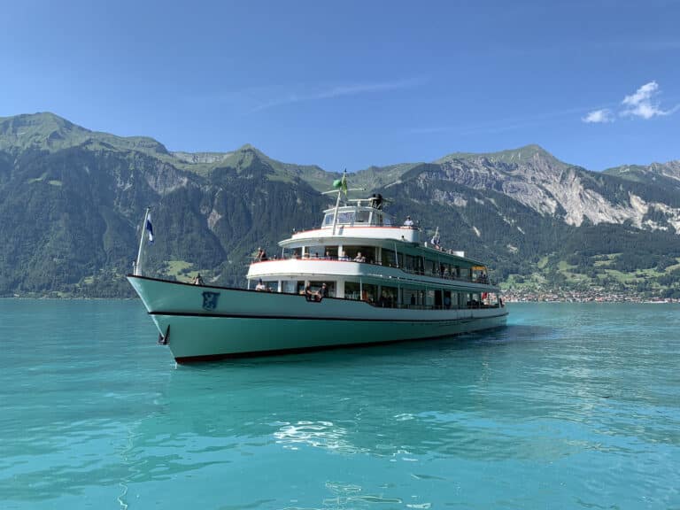 bateau-MS-brienz-BLS-lac-de-brienz-croisiere-alpes-suisses-switzerland-reperage