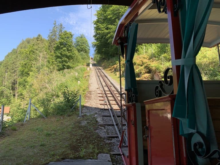 funiculaire rouge grandhotel giessbach brienz rails reperage