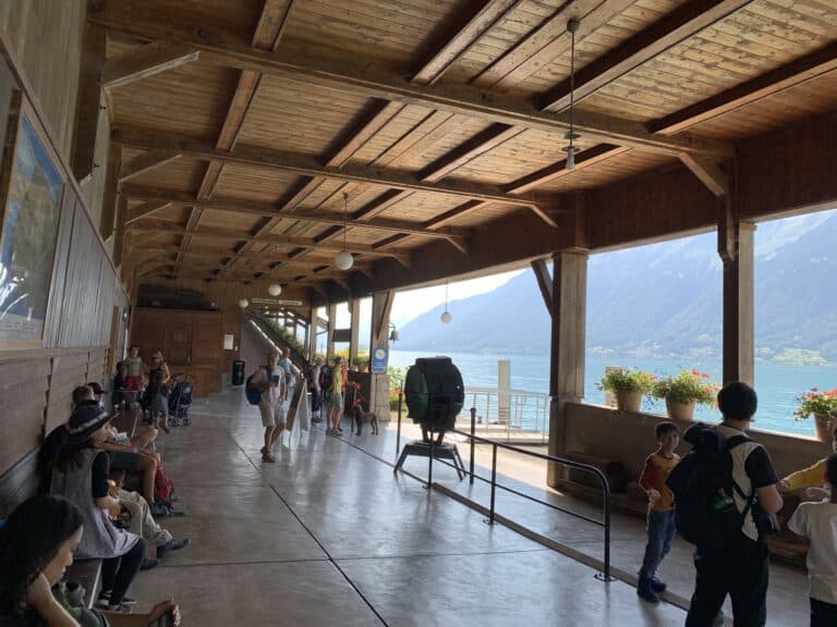 ponton grandhotel giessbach lac de brienz alpes suisses switerland