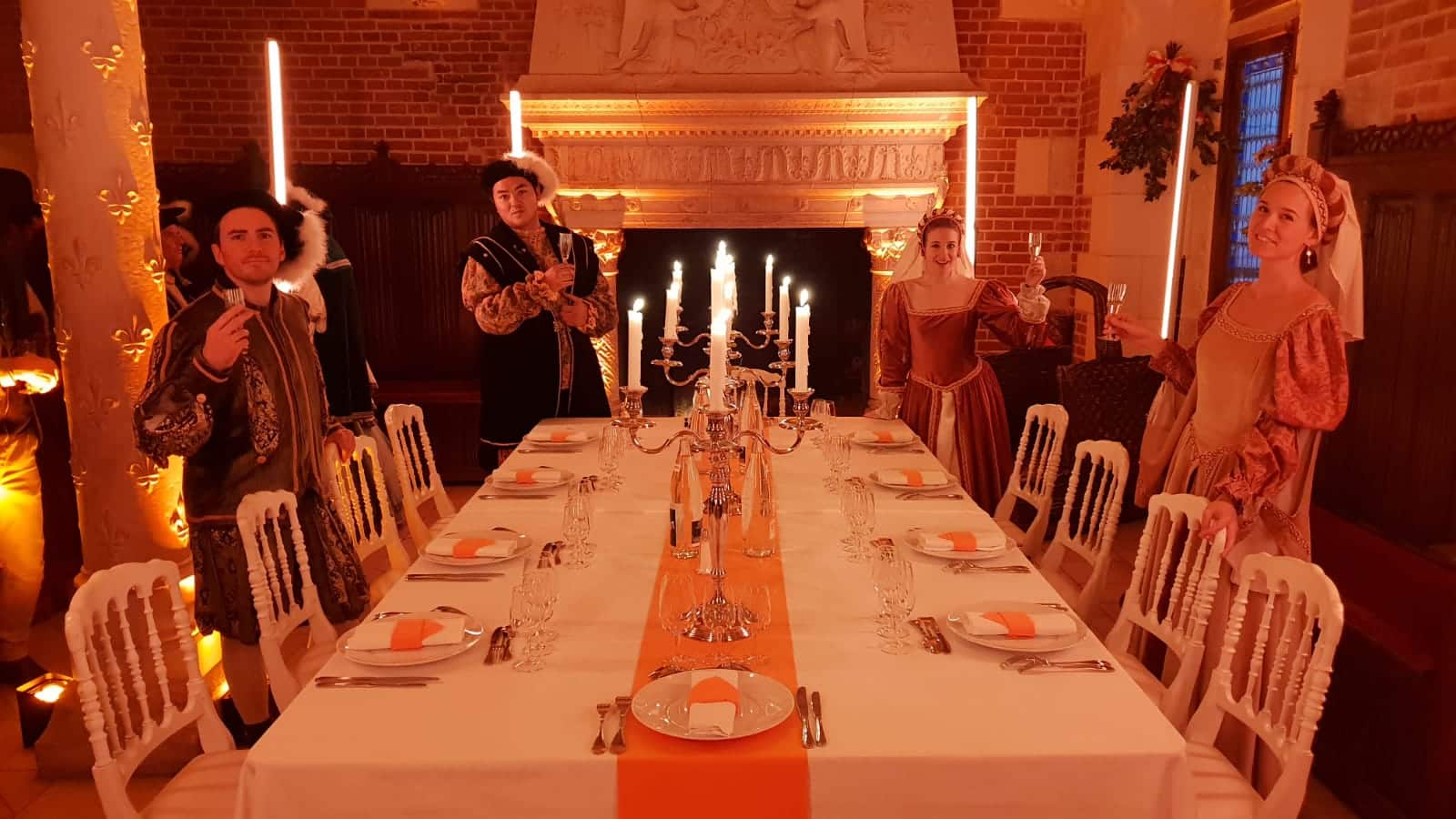 diner leboncoin wato we are the oracle evenementiel soiree tours chateau amboise table foulques jubert iris de rode hyomi legendre cheminee