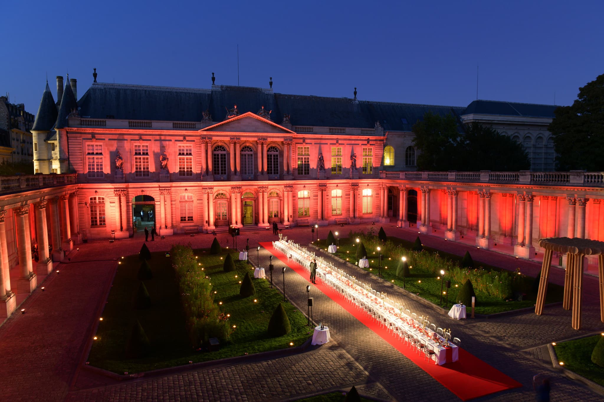 Mount Vernon : Diner d’exception dans la cour d’honneur d’un palais parisien