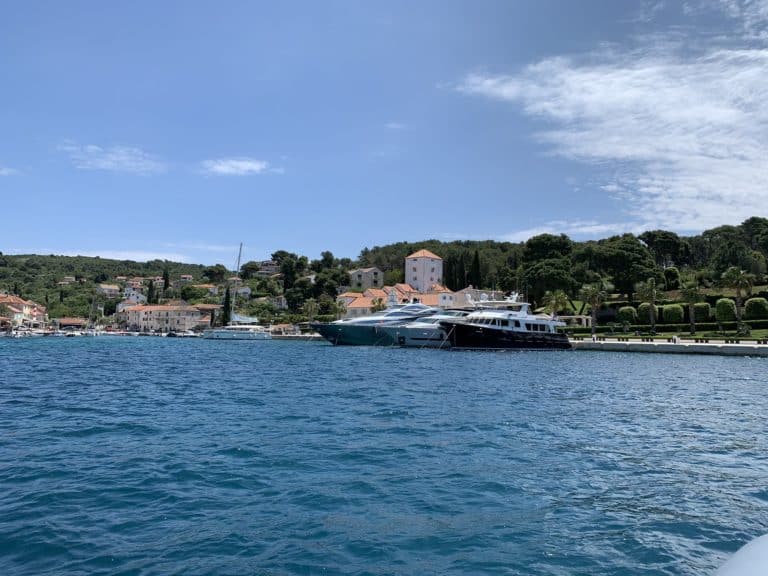 mer bateau arbre paysage voyage croatie évènementiel international agence WATO