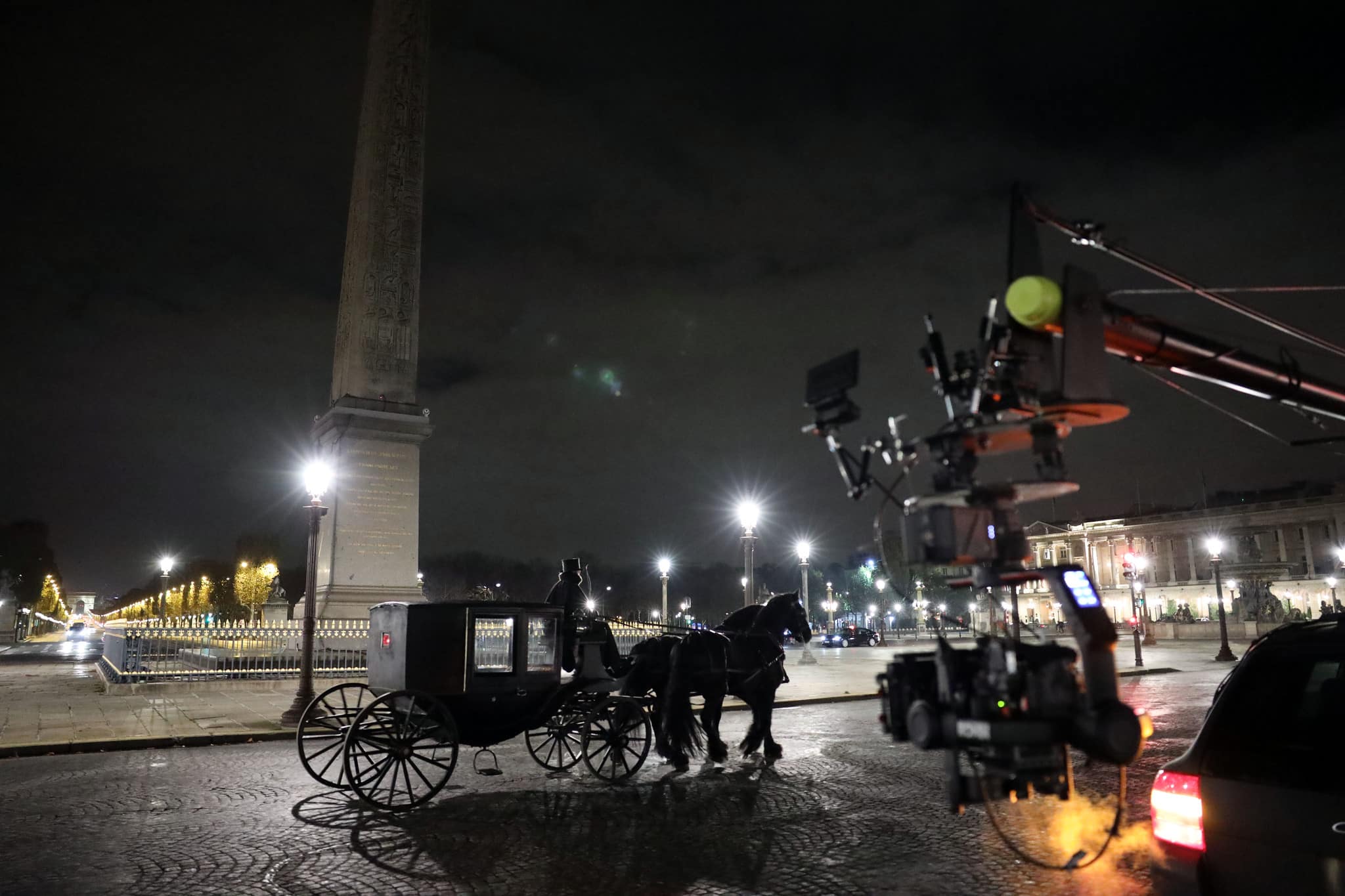 filming paris cult places horse carriage actors