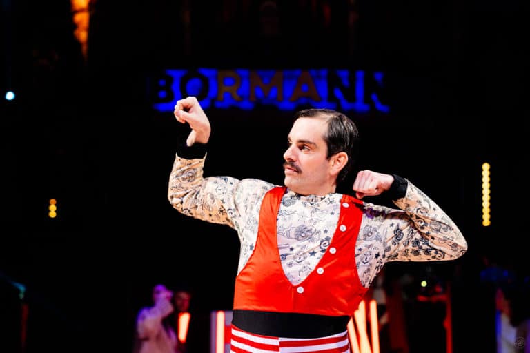 l homme le plus fort du monde costume circus party manomano cirque bormann evenementiel agence wato soiree cirque