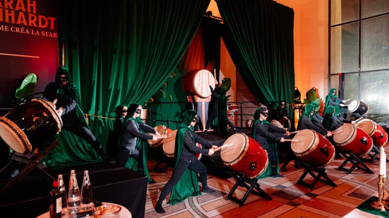taiko paris tambours japonais capes masques anniversaire somptueux luxe grandiose paris agence evenementiel paris agence WATO