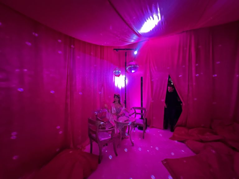Love Room Chic Soiree Immersive Undergroung theme Berlin aux Frigos de Paris Agence evenementiel Paris WATO