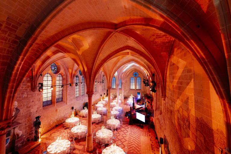 diner somptueux mapping Gala de charite abbaye de royaumont the vine global impact mosaic agence evenementielle luxe glamour Agence WATO