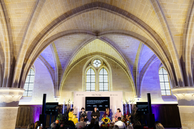 salle de conference speech discours Gala de charite abbaye de royaumont the vine global impact mosaic agence evenementielle luxe glamour Agence WATO