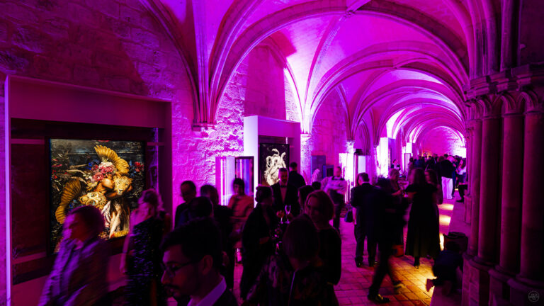 tableaux arts lumieres Gala de charite abbaye de royaumont the vine global impact mosaic agence evenementielle luxe glamour Agence WATO