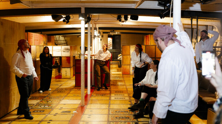 chorale sea shanties collective theatre immersif cutty sark corporate event in london agence WATO theme marin voyage prive evenementiel international