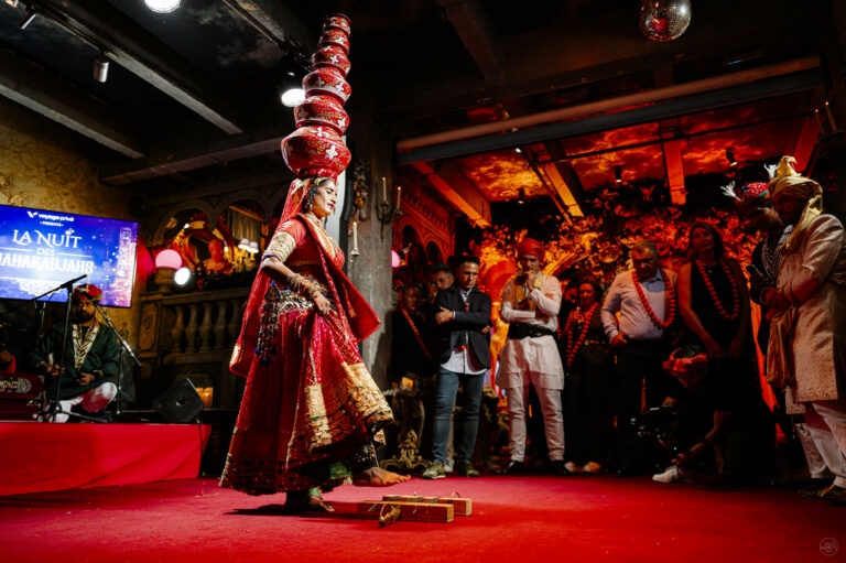 danseuse fakir soiree theme indien les frigos de paris voyage prive agence wato evenementiel