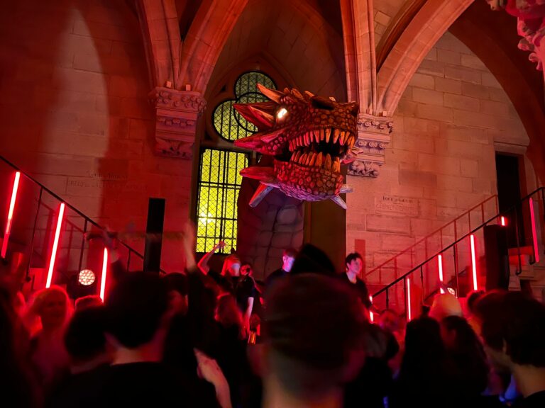 dragon creation sur mesure dj Soiree immersive theme moyen age games of thrones conciergerie de paris agence evenementiel wato