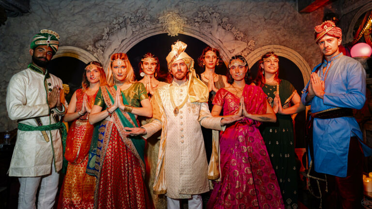 La Nuit des Maharadjahs : party themed india