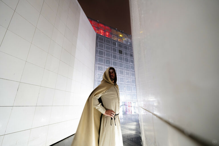 foulques jubert parvis costumes capes soiree immersive theme dune paris oriental ideuzo institut du monde arabe agence wato