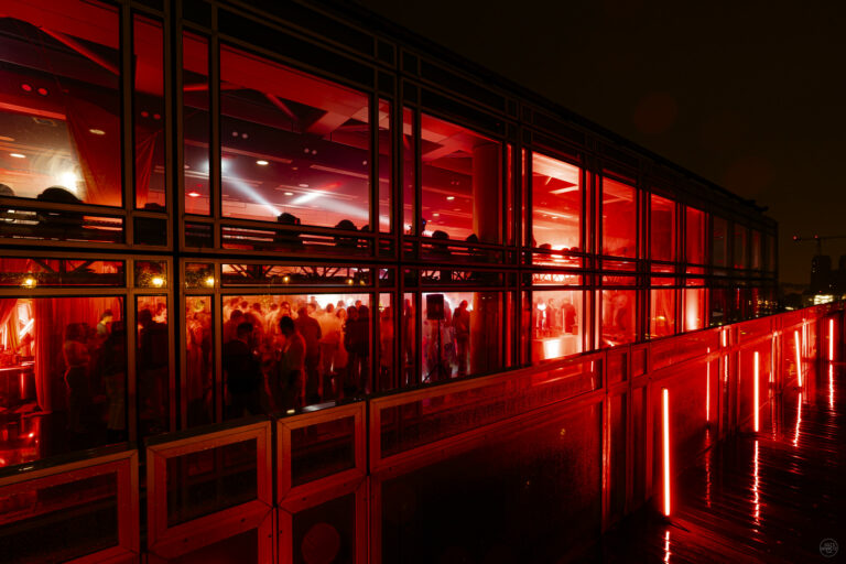 lumieres soiree immersive theme dune paris oriental ideuzo institut du monde arabe agence wato