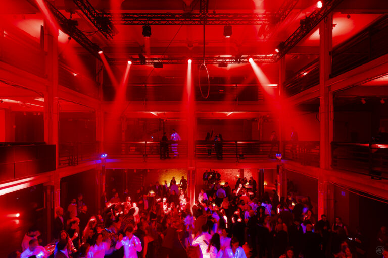 Voyage Prive The Glowing cube Cabaret party Warehouse Berlin Kuhlhaus Berlin Agence WATO Evenementiel International