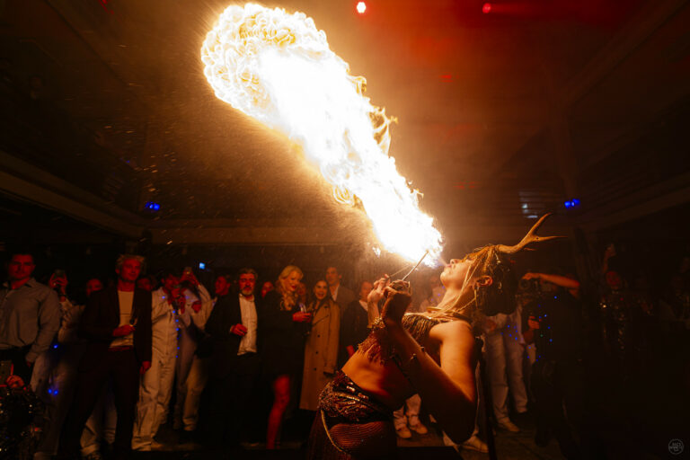 Zora Van der Blast Fire Breather Voyage Prive The Glowing cube Cabaret party Warehause Berlin Kuhlhaus Berlin Agence WATO Evenemetiel International