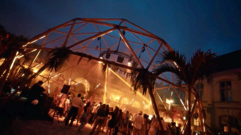 Soiree Jumanji Paris Dome geant danse Agence Wato Evenementielle Immersif Paris Internationaé 2