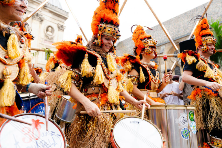 batucada aquarela de paris soiree jumaji jungle party tambour costumes tribal mystique agence wato international evenementiel immersif