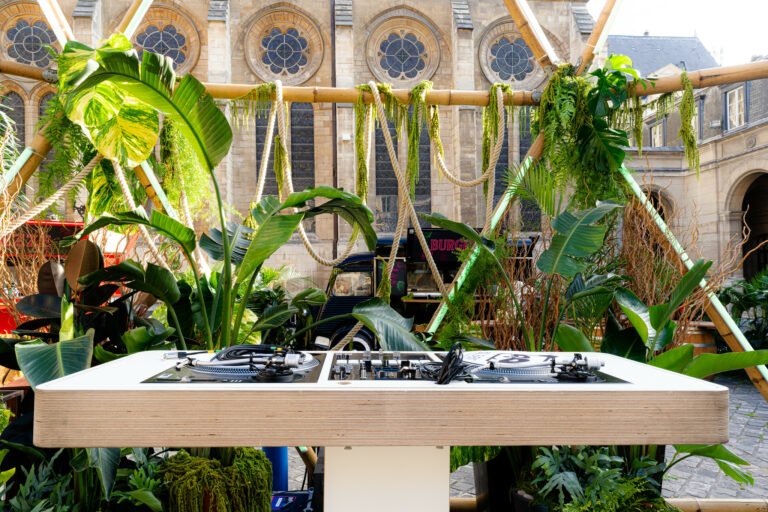 jungle party paris team vinyle dj decor vegetal agence wato international evenementiel immersif