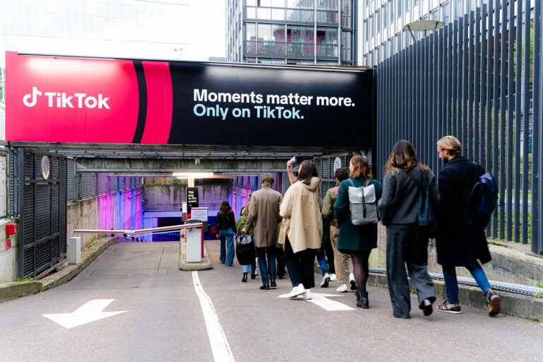 parcours immersif paris institut du monde arabe branding tiktok agence wato