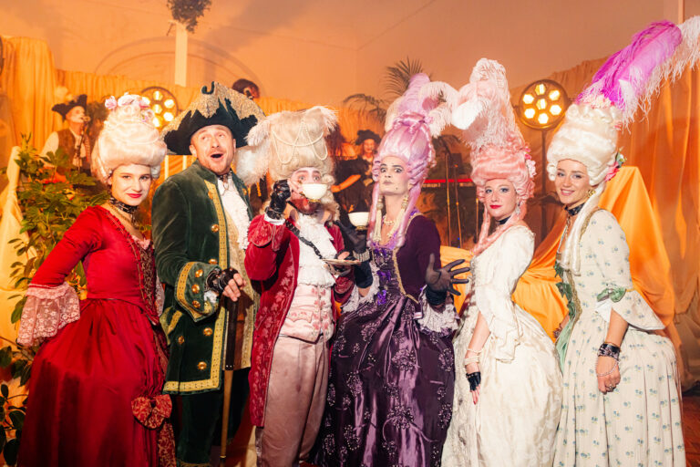 agence wato paris marie antoinette punk orangerie de bagatelle