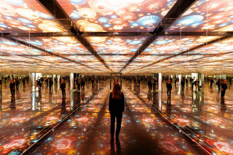 atelier des lumieres paris 25 ans travelesoft decor sur mesure