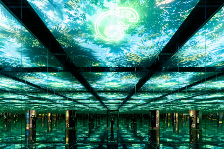 atelier des lumieres paris decor sur mesure 25 ans travelesoft
