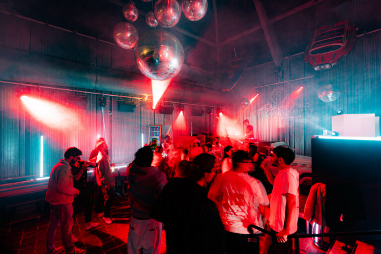 dancefloor playplay village du seminaire agence wato