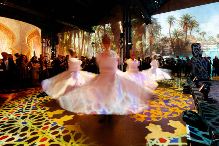 derviche tourneur soiree spectaculair travelsoft atelier des lumieres paris