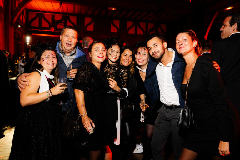 evenement paris cabaret voyage prive agence wato