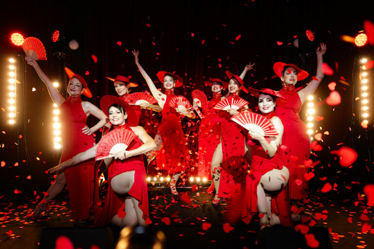les plumette cabaret paris voyage prive cite u