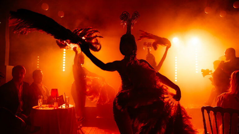 les plumettes cite universitaire paris cabaret voyage prive