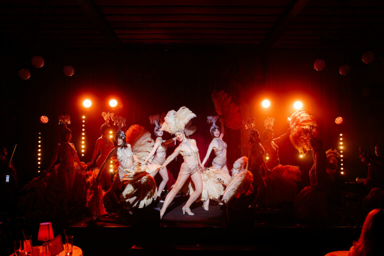 les plumettes voyage prive secret cabaret paris