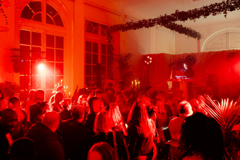 soiree marie antoinette punk orangerie de nagatelle paris immersif