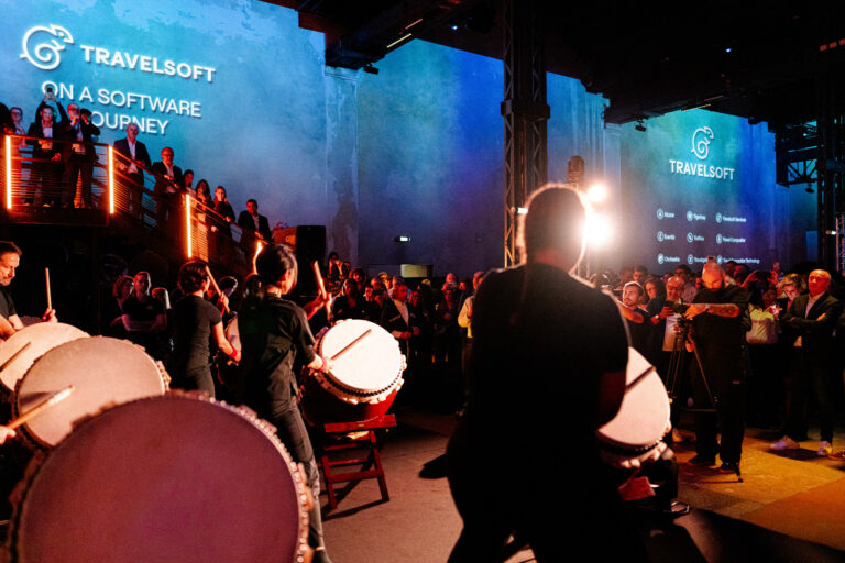 taiko 25 ans travelsoft atelier des lumiere paris evenement sur mesure