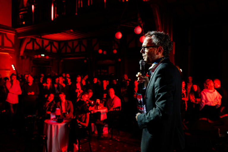 thomas crespy voyage prive secret cabaret paris cite universitaire