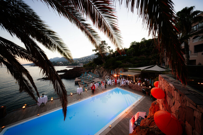 vue panoramique pool party seminaire cannes french riviera hotel tiara miramar evenementiel immersif international agence wato