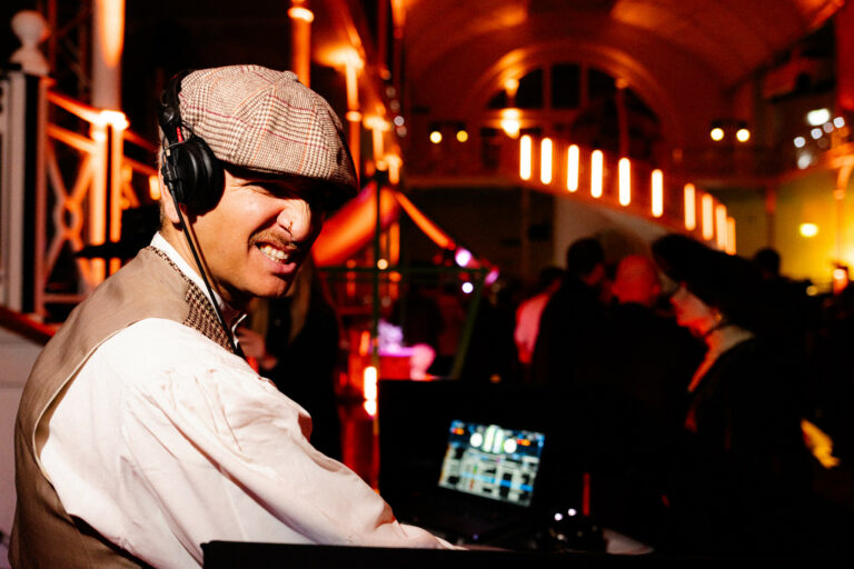 dj livoo voyage privé spectacular party young v&a london